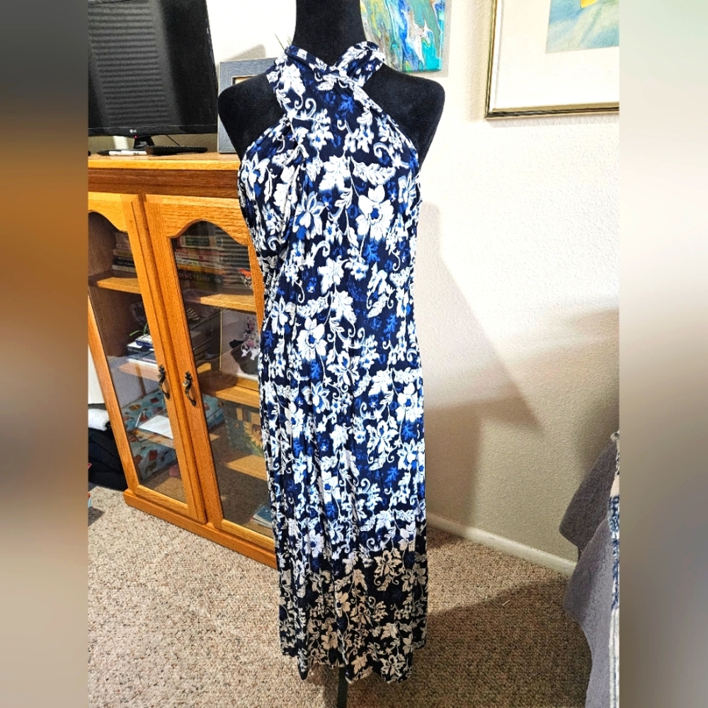 Shelf bra floral dress. Size XL